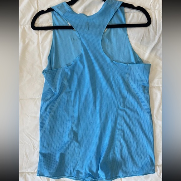 Women’s Nike Mesh Running Shirt - Size Large - Picture 5 of 6